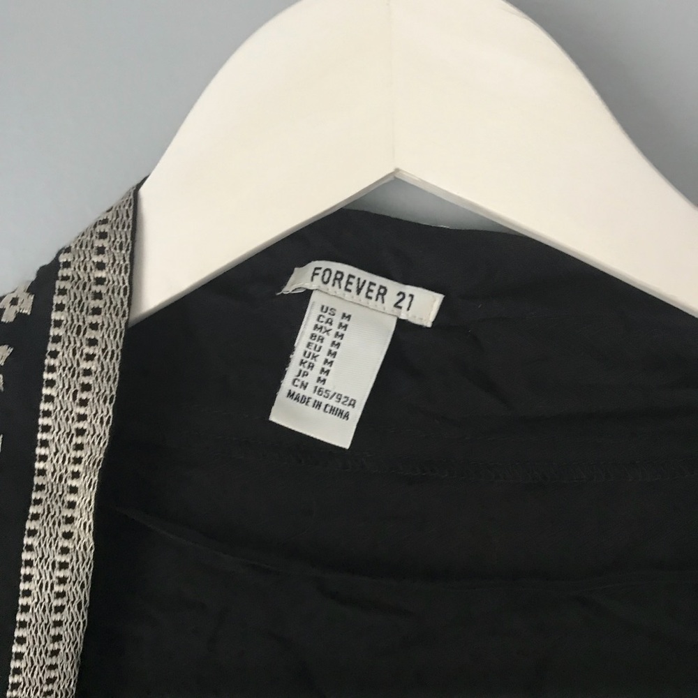 Forever 21 black kimono - Picture 3 of 8